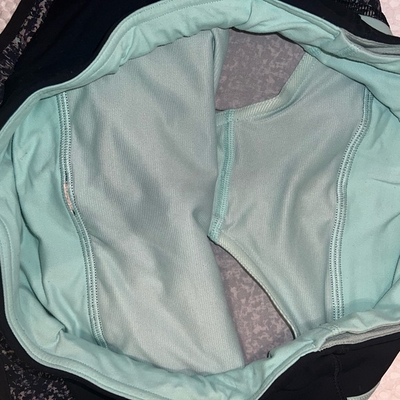LULULEMON Run Times Short || Size 6- Excellent condition! - Picture 8 of 8